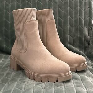 Forever, Womens Beige swede style Boots- size 6 1/2